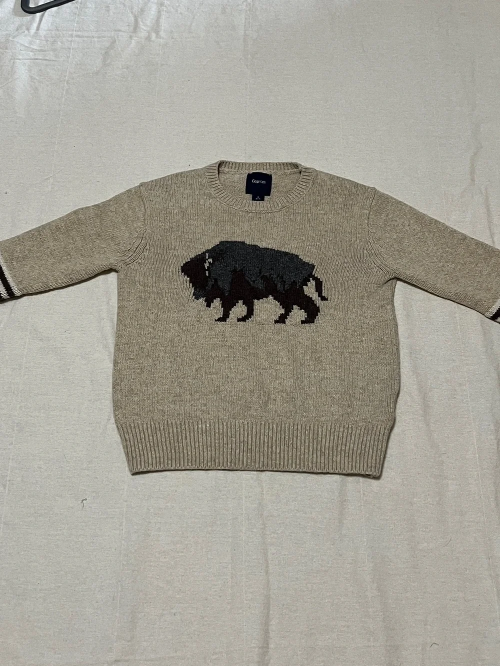 GAP Kids Cream Bison Intarsia Knit Crewneck Sweater Sz Small (6/7) Like New
